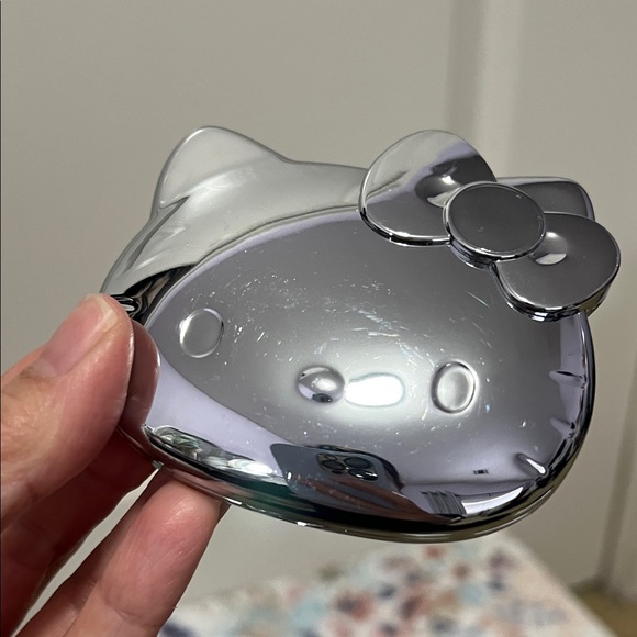 Sephora x Hello Kitty Silver Compact Mirror - Limited Edition - Picture 3 of 5